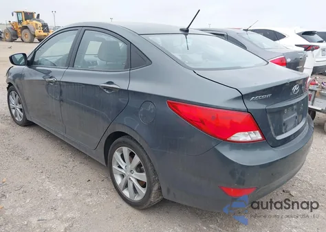 2013 Hyundai Accent Gls z USA, uszkodzony, nr VIN KMHCU4AE7DU319991